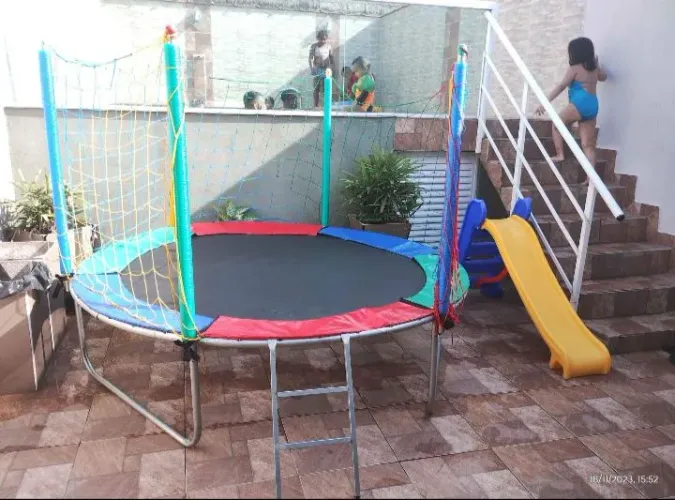 Alugamos Kit de brinquedos pula pula,piscina de bolinhas, gangorra cavalinho e escorredor 