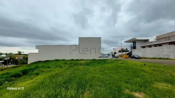 Terreno à venda com 300m² no La Dolce Vita, em Paulinia