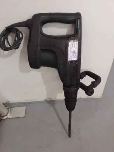 Martelo Demolidor Makita Hm1203C 1510W 220V