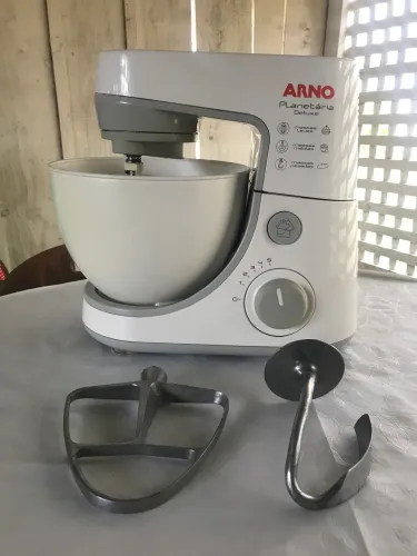 Batedeira Arno Planetária Deluxe 127v