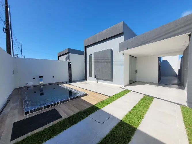 Casa beira de pista na praia de Carapibus- Conde-PB 