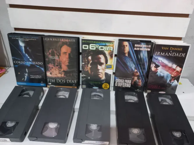 Lote com 5 fitas VHS de filmes de ação