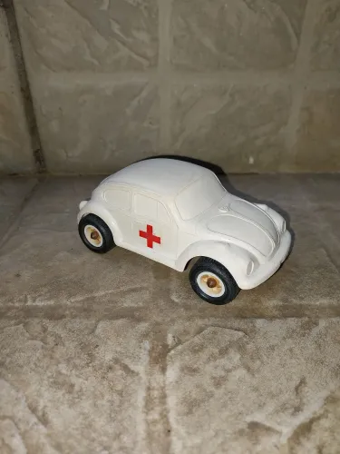 Miniatura de Fusca Ambulância antigo feito na Suécia