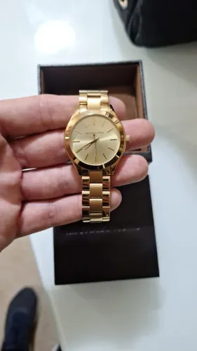 RELÓGIO DE MARCA MICHAEL KROSS EM DOURADO EM ÓTIMO ESTADO 