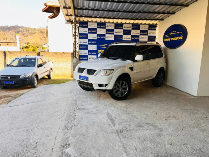 Mitsubishi Pajero TR4 2.0 Flex 16V 4X2 Mec. 2013