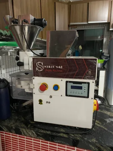 Máquina de Fazer Salgados Sirius 4.0 Duplo Recheio