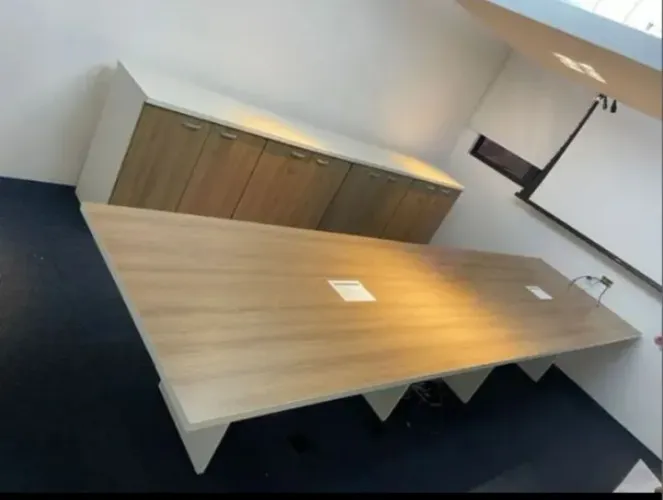 MESA DE REUNIÃO