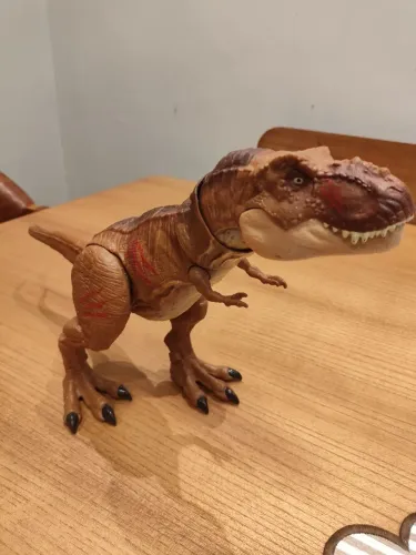 Jurassic World Tyrannosaurus Rex & Monolophosaurus Battle Damage