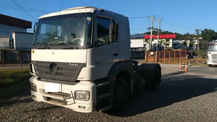Axxor 1933 S ano 2011 4x2.
