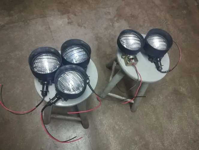 Farol Empilhadeira Clark 36 (novo)