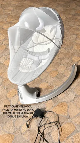 Cadeirinha de descanso e balanço eletrônica fancy maxi baby