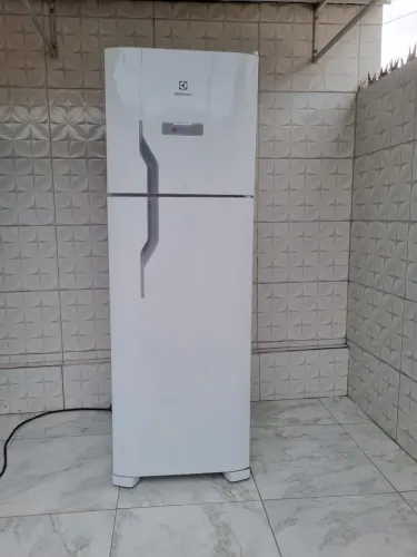 ÓTIMA OPORTUNIDADE GELADEIRA ELECTROLUX DUPLEX FROST FREE PAINEL DIGITAL SEMINOVA