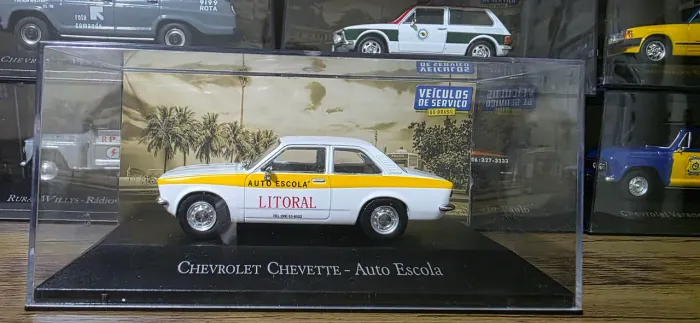 Miniatura do clássico Chevrolet Chevette Auto Escola Litoral.