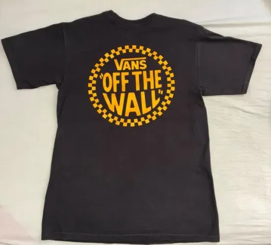 Camiseta Vans preta logo amarelo tam M - pouco uso