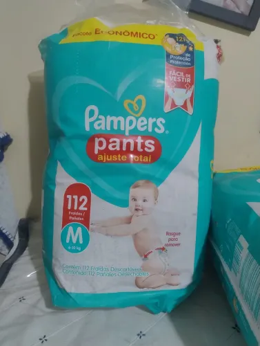 Fralda Pampers Pants ajuste total próx. Ao venc.