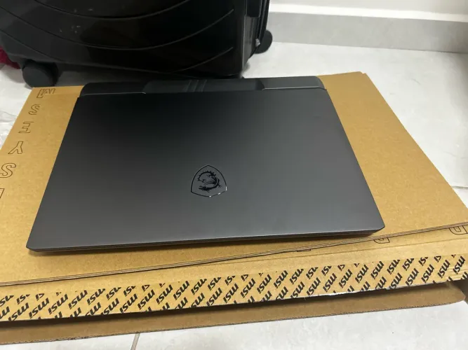Notebook RTX 5080 MSI Vector - Novo
