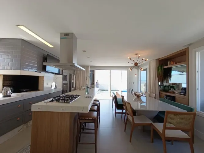 Casa com 3 suítes à venda no Jardim Atlântico