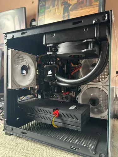 Computador Gamer: I5 7500 + 16GB de RAM DDR4 + SSD + RX 580 8GB