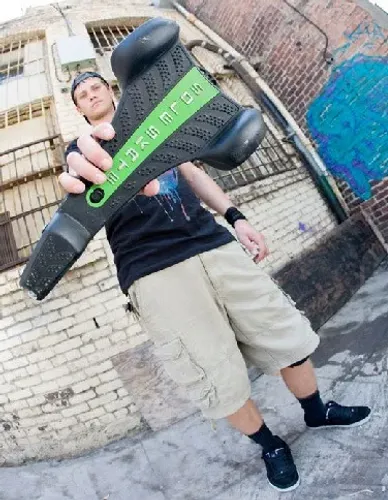 Sole Skate Portátil De Bolso 3 Rodas Mini Skateboard Radical Com Alça Para Mochila