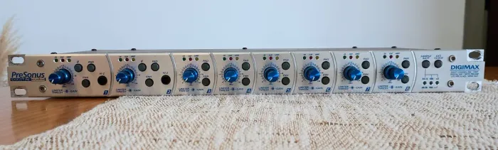 Pré amplificador de 8 canais Presonus Digimax 96K
