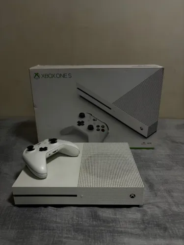 Xbox One S - 1TB + Caixa + 1 Controle + Fifa 19 original