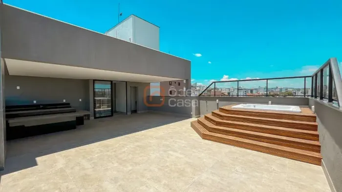 Cobertura 1 por andar, com 4 quartos e elevador à venda no Castelo