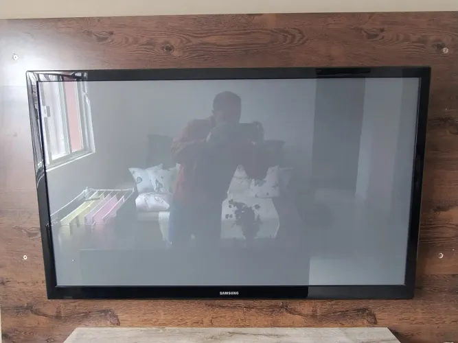 Televisão 43 polegadas Samsung funcionando