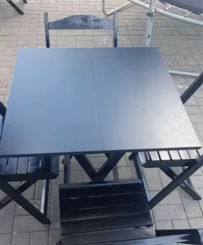 Mesa com 4 cadeiras 