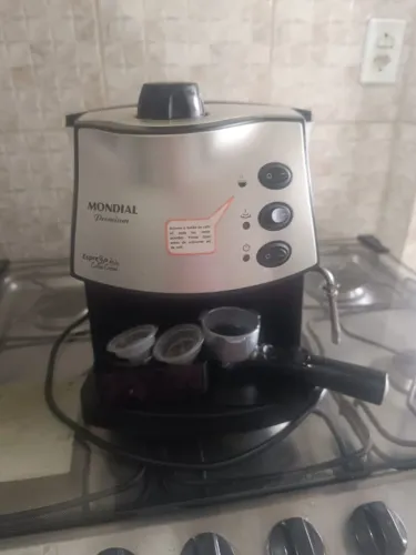 MONDIAL Máquina de Café Espresso Coffee Cream, Preto/Inox, 800W, 110V - C-08