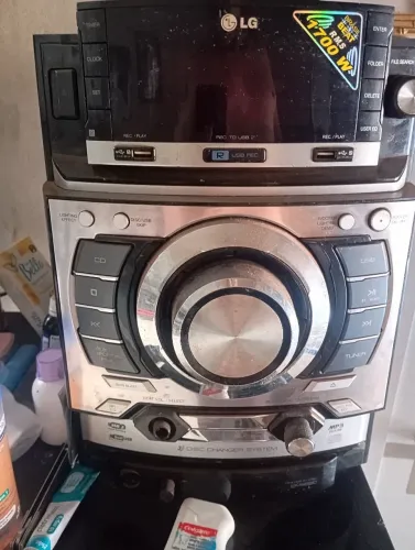 Som LG 1700 RMS