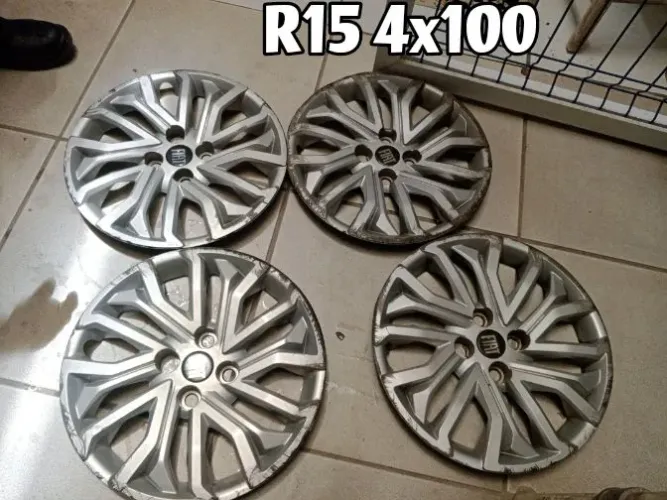 3 jogo de calotas duas de R15 , R14