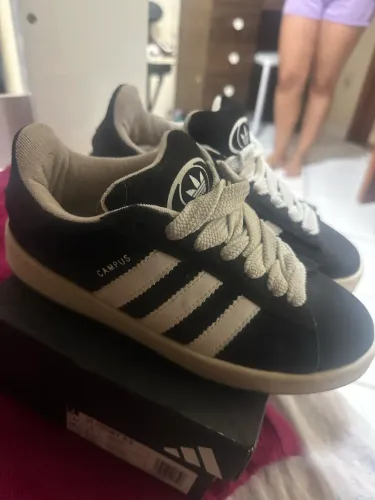Tênis adidas primeira linha