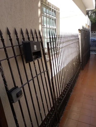 Portão de correr de ferro