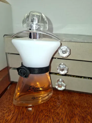 Perfume glamour love me