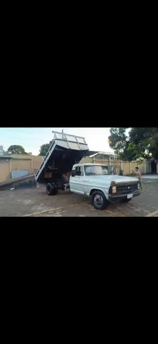 Caçamba Ford F 4000 motor a diesel
