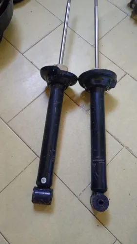 Vendo Amortecedor do Gol G5 Traseiro par $200 Cofap 