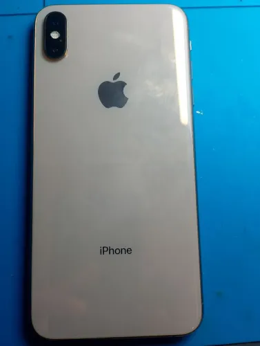 iPhone Xs Max, está com apenas um detalhe na carcaça, porém não interfere em nada!!!