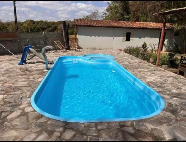 Piscina de Fibra 8,50 X 3,70 instalada com Spar integrado