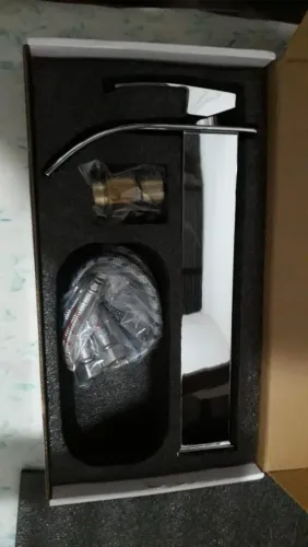 Torneira de pia estilo cascata de inox 