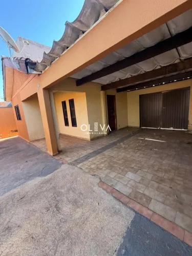 Casa com 4 dormitórios para alugar, 174 m² por R$ 2.466,00/mês - Jardim Urano - São José d