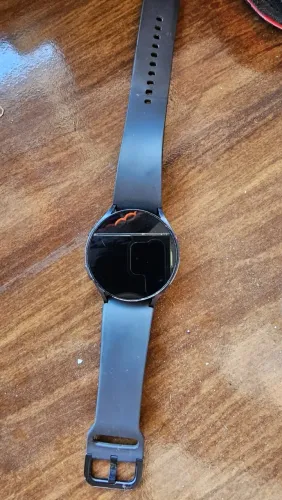 Galaxy watch 6 44mm pifado. Entrou agua, serve somente para retirar peças