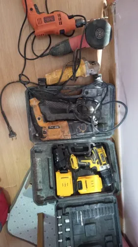 Vendo ferramentas