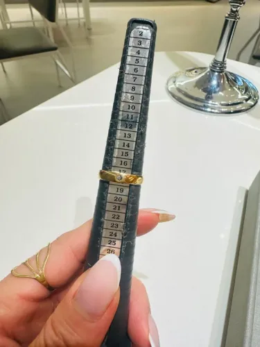 Alianca com brilhante tamanho 18