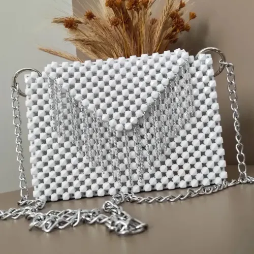 Bolsa Feminina De Miçangas Branca Festa Alça Corrente
