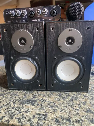 Monitor de referência edifier r600