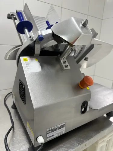 Fatiador de Frios Automático Gural AXT-33i - Ano 2024