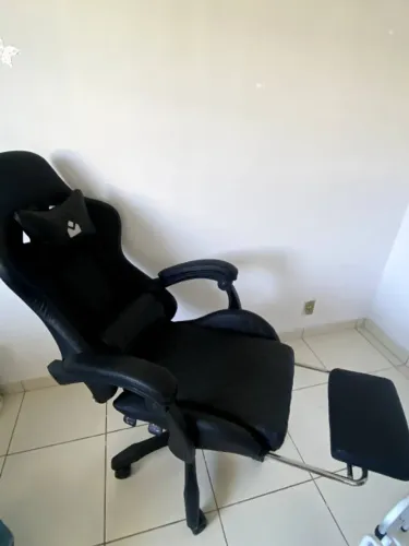 cadeira gamer com apoio de perna