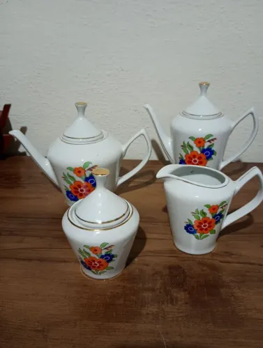 Lindo jogo para chá e café porcelana Pozzani