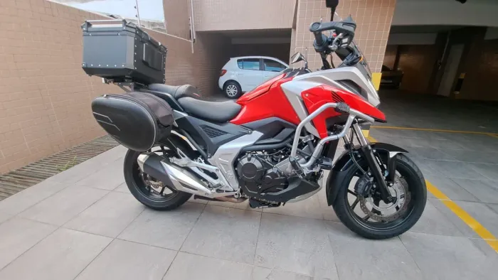 NC 750 ÓTIMA