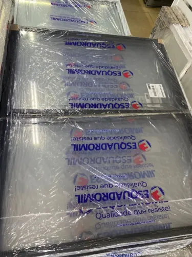 Janela de Alimínio preta 2 folhas 1.0x1.0 a vista 239,90